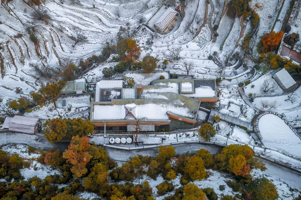 Ant Studio designs a stunning home in the mountains