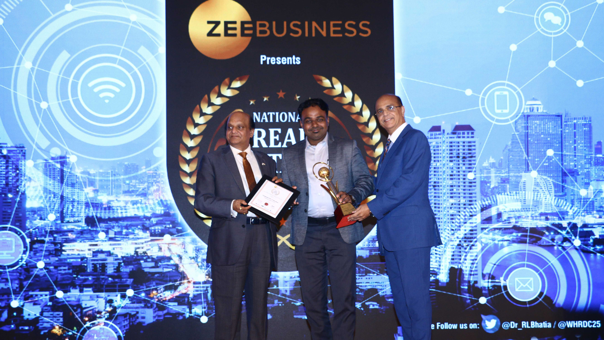 Casagrand ECR 14 Signature bags the ‘Best Luxury Residential Project of the Year’ Award