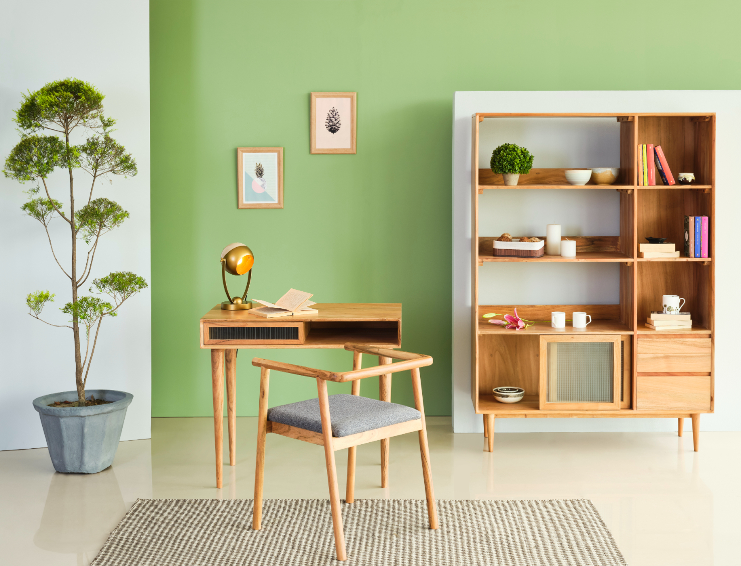 The Paolo furniture collection is an artful tribute to the Italian maestro of Murano glass