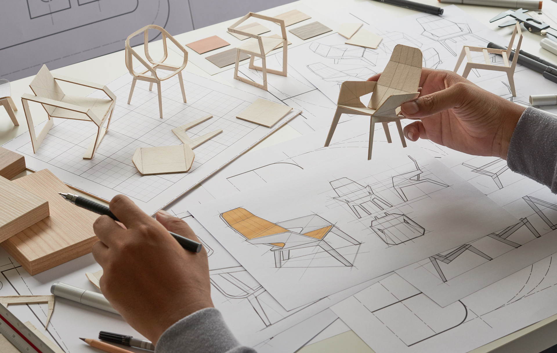 How is the furniture industry rewriting the rules of selling products?