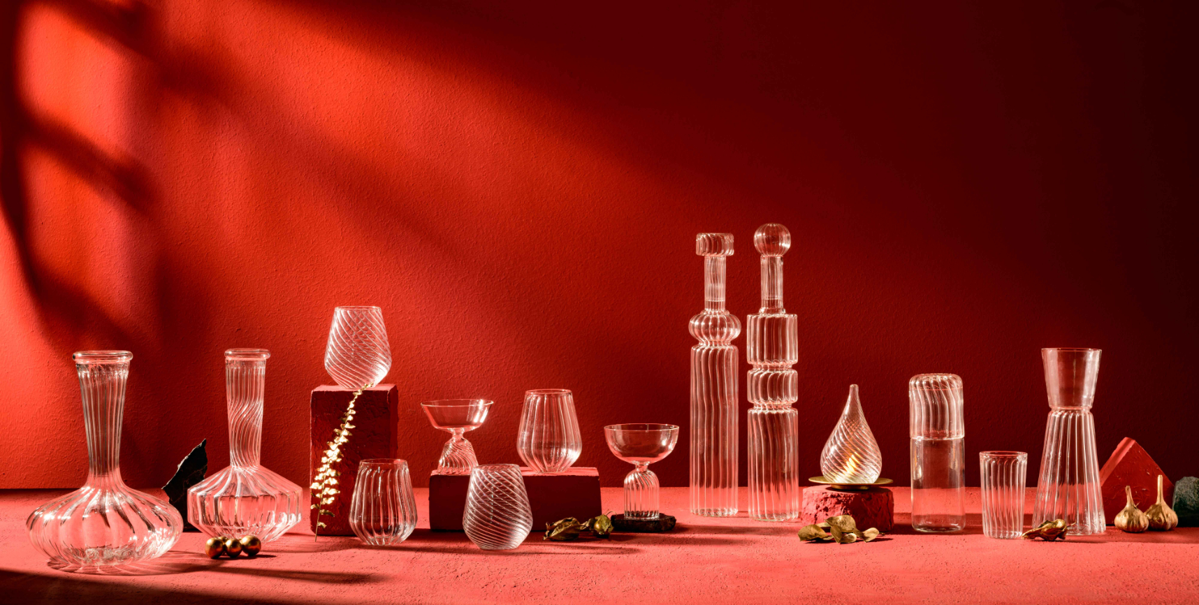 Exclusive Tableware & Accessories to serve an elegant and sophisticated