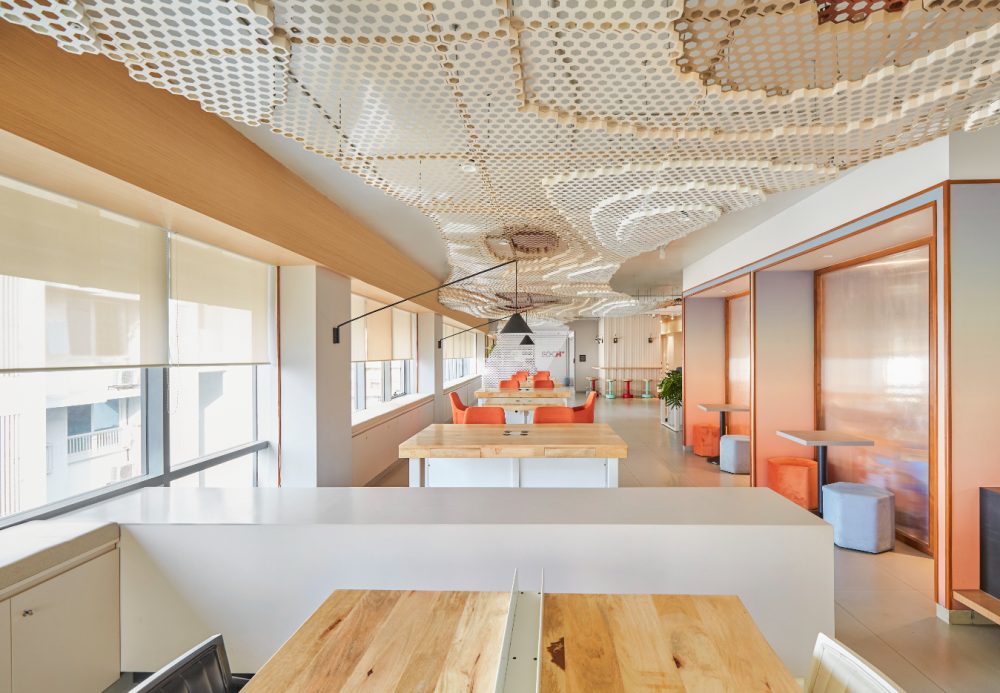 This Mumbai Office Is A Lesson In Clean Aesthetics With A Youthful SKD Soch 7712 1000x693