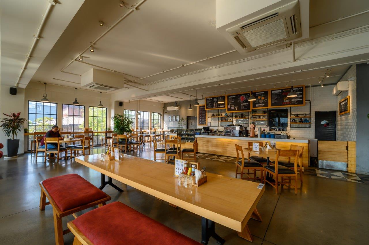 DesignNews Canadian Wood spotlights a new espresso bar in Jaipur