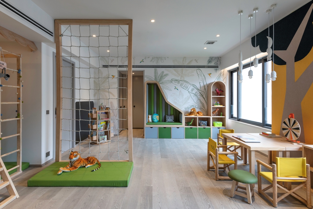 This junglethemed space brings to mind a safari sojourn! Architect