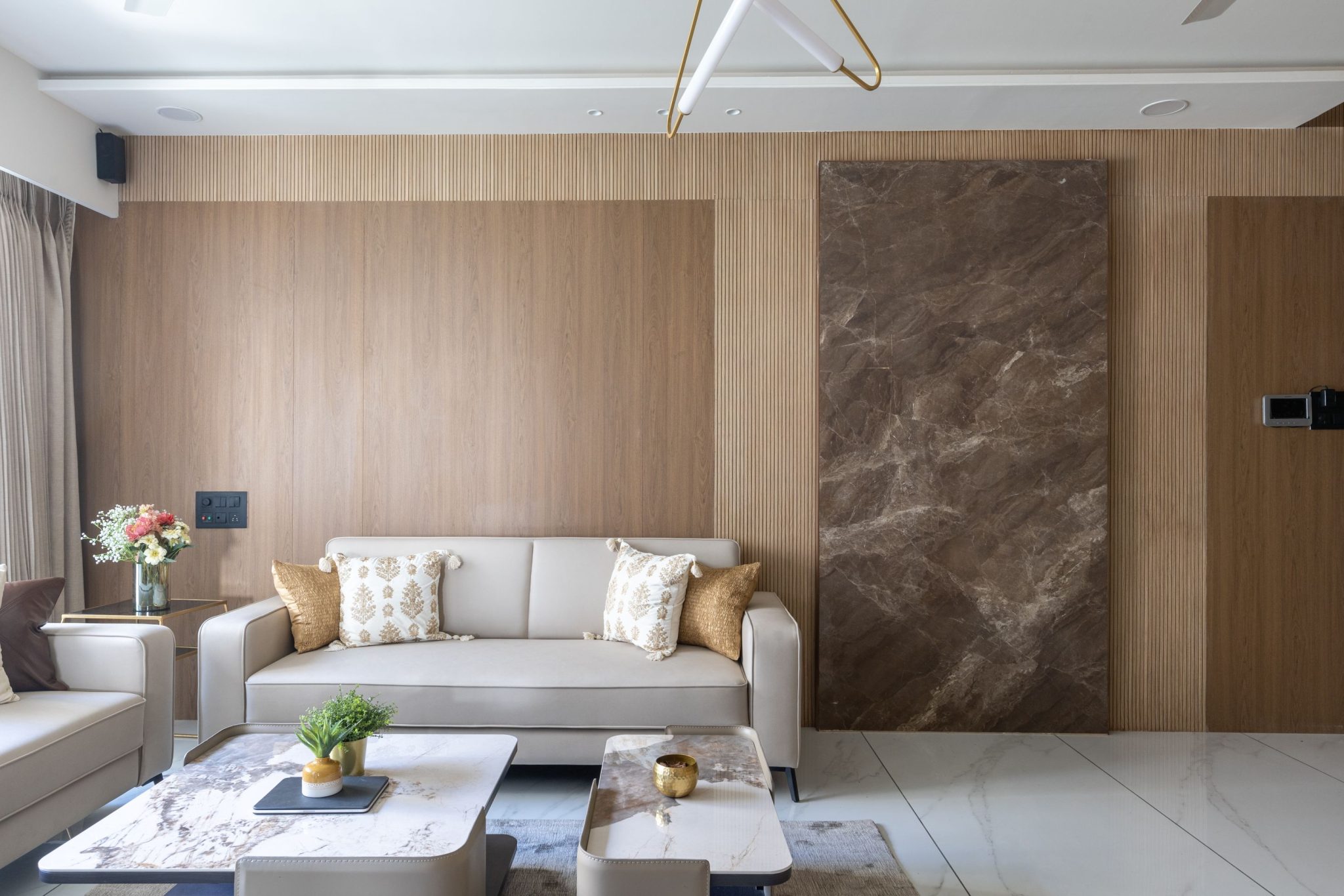 Strike the right balance with the warmth of this sunny Surat home ...