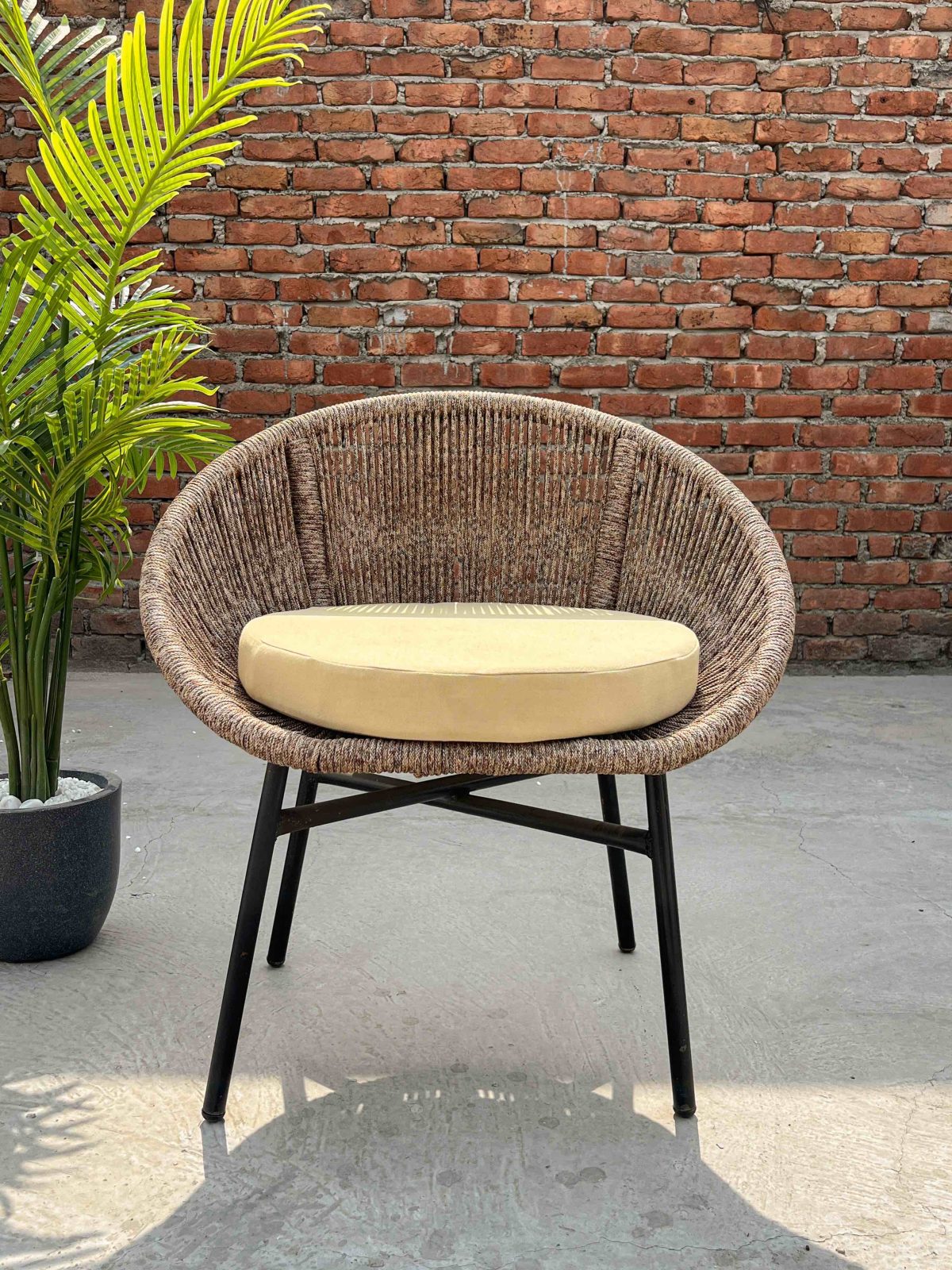 Spruce up your backyard with this sustainable outdoor chair