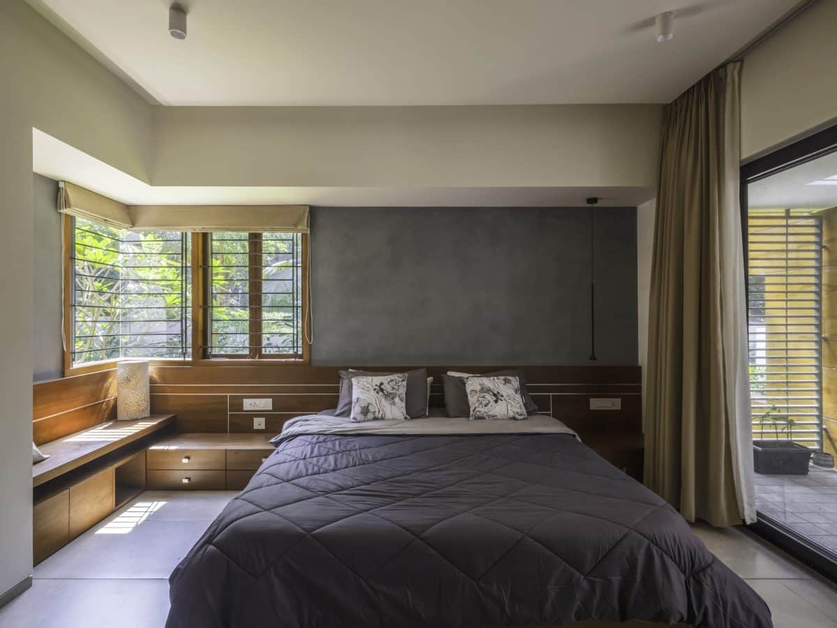 Tiptoe into the natural oasis of this float-en-fold house - Architect ...
