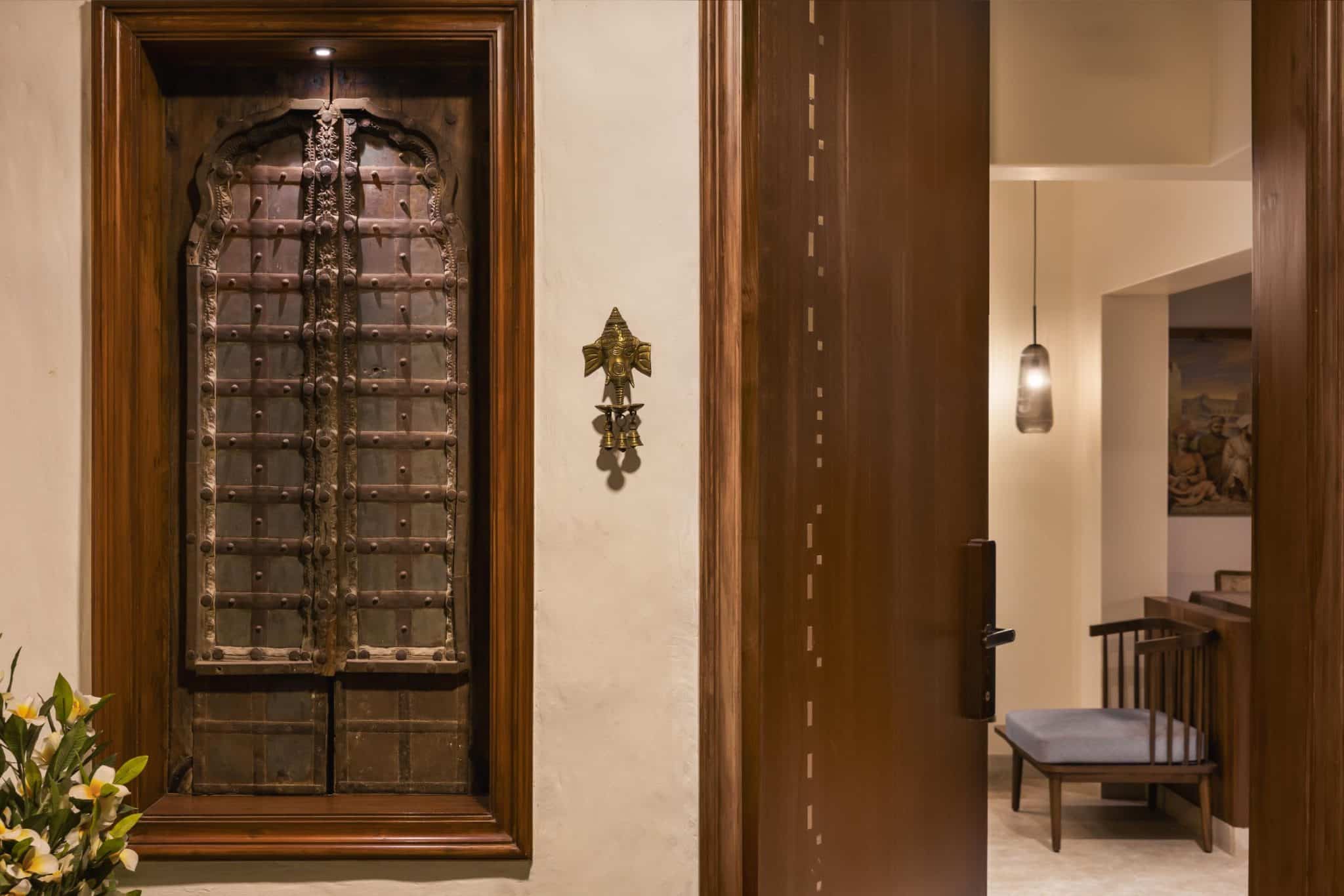Follow a texture-driven script at this actor duo's 2,000 sq ft Mumbai ...